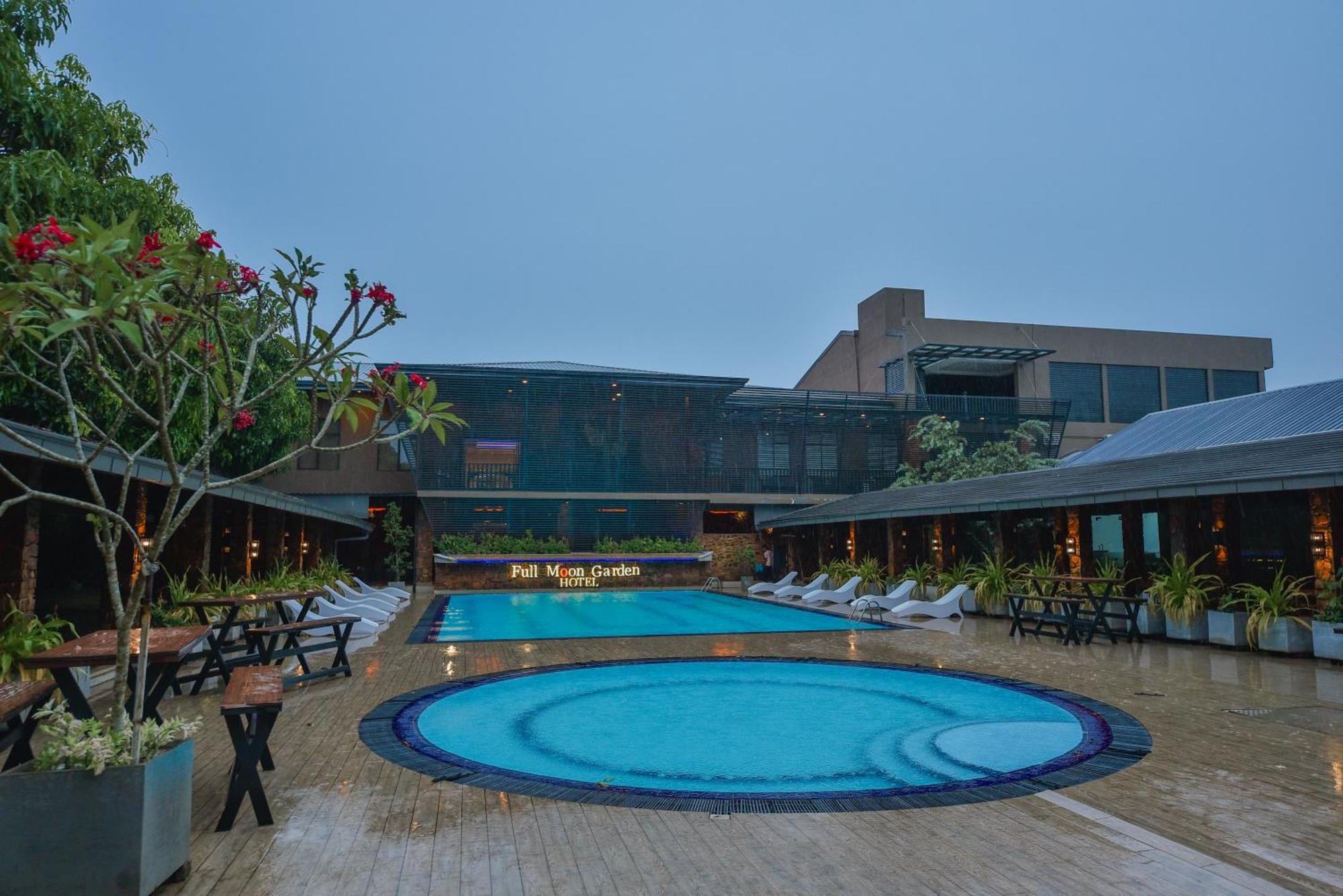 The Full Moon Hotel Katunayaka Dış mekan fotoğraf
